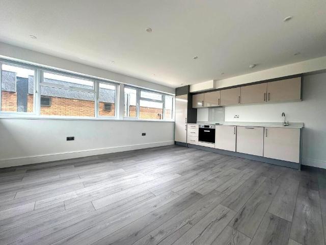Swanley Centre, Swanley, BR8 2 bed flat to rent £1,600 pcm £369 pw