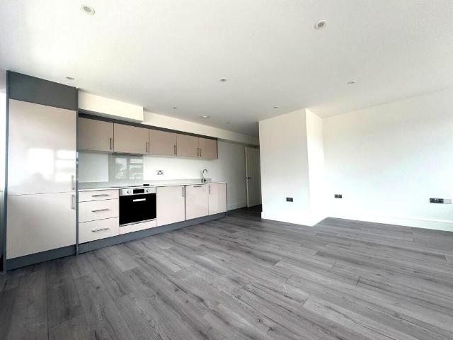 Swanley Centre, Swanley BR8, 2 bed flat to rent, £1,650 pcm | PrimeLocation