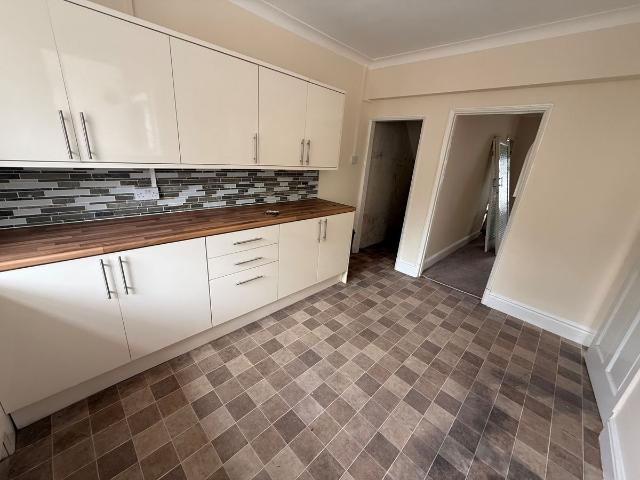 Swansea Road, Swansea SA4, 2 bed property to rent, £875 pcm | PrimeLocation