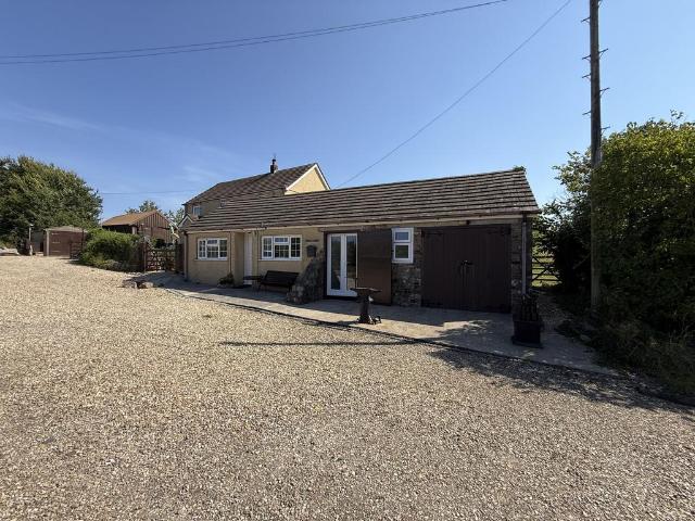 Swansea, SA4 1 bed detached house to rent £850 pcm £196 pw