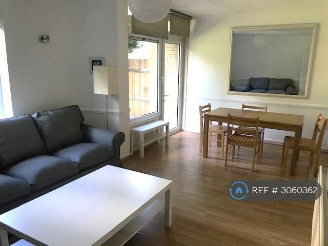 Swanton Gardens, London, SW19 4 bed flat to rent £3,000 pcm £692 pw