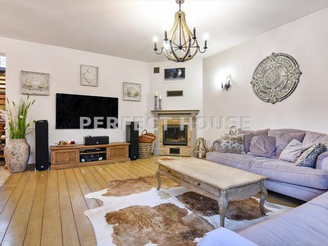 Sprzedam luksusowy dom 208 m² z garażem w Swarzędzu