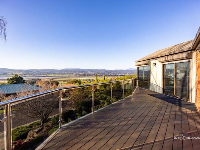 Sweeping Tamar Views