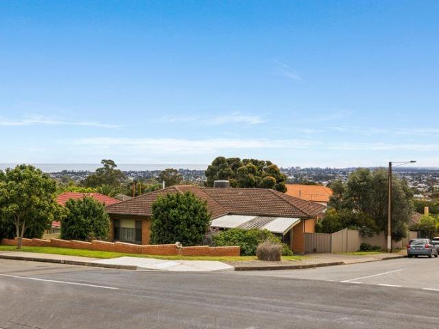 Sweeping Views and Exciting Potential on an Elevated 822sqm Corner Allotment