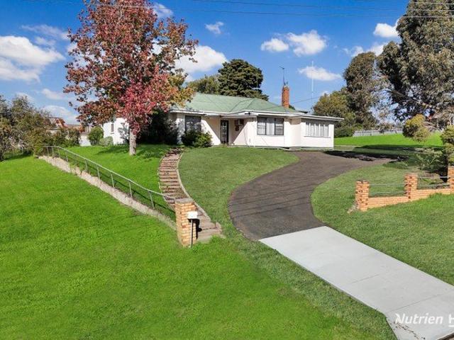 Sweeping Views, Endless Potential & a Coveted Location