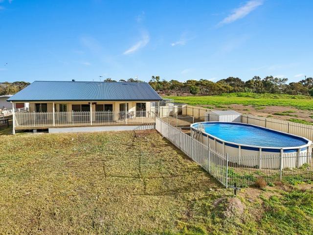 Sweeping Views, Space to Grow & a Lifestyle to Love