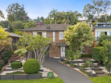 Sweeping Views, Sunlit Living