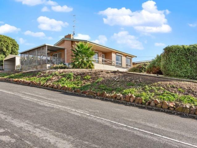 Sweeping Bay Views on Eric Avenue