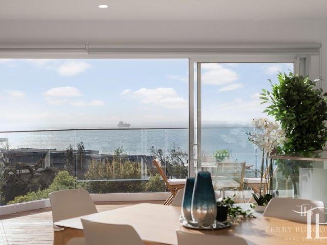 Sweeping Bay Views, Spectacular Sunsets and Turnkey Luxury