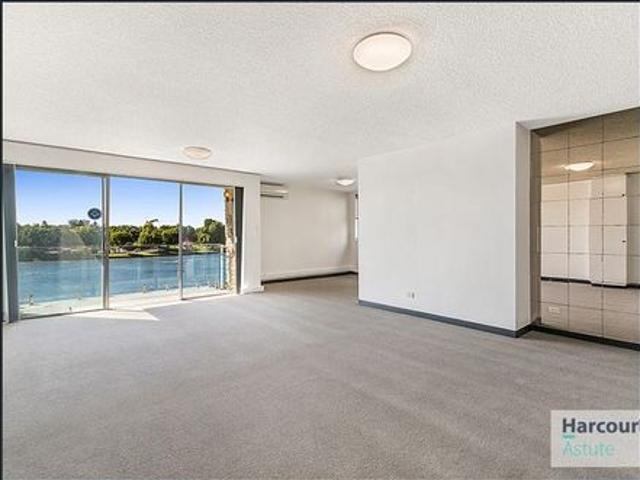 Sweeping City & River Views in the Heart of Toowong