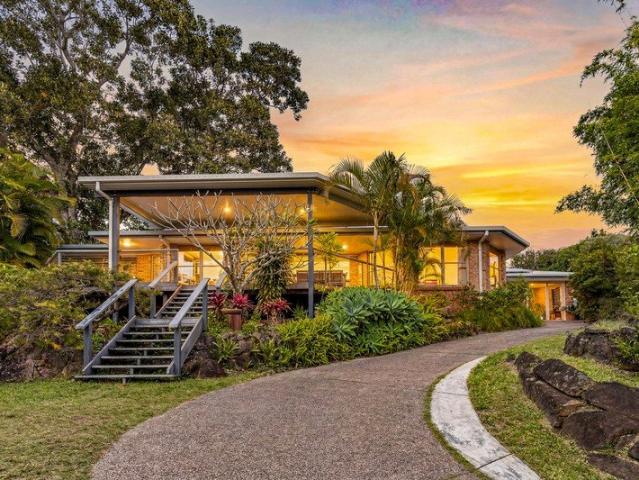 Sweeping Hinterland Views From Mullumbimby's Highest Position