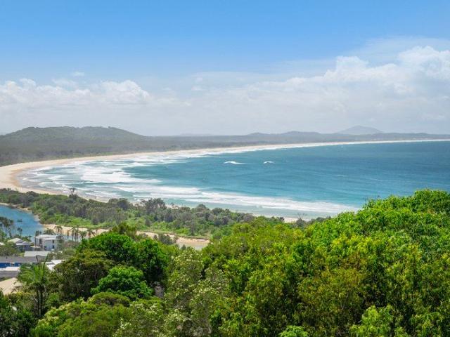 Sweeping Ocean Views with DA Approved Architectural Potential