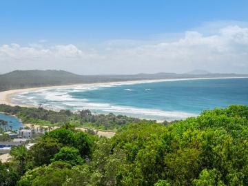 Sweeping Ocean Views with DA Approved Architectural Potential