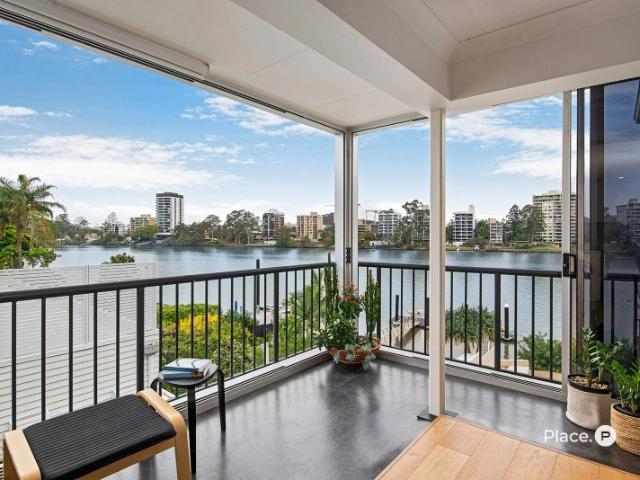 Sweeping River Views, Understated Luxury, Absolute Riverfront Living
