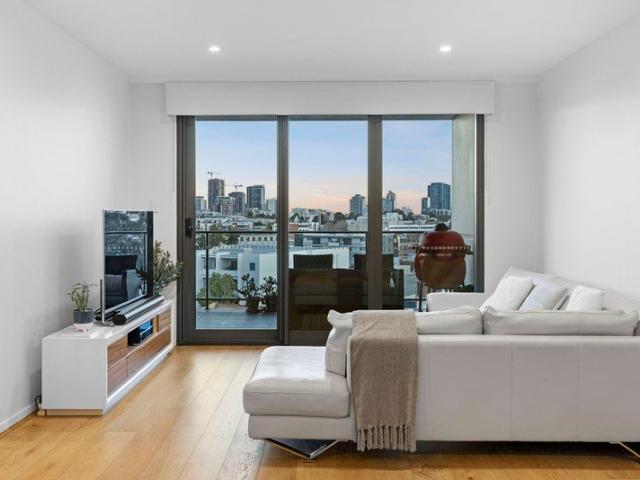 Sweeping Skyline Views, Resort Style Living