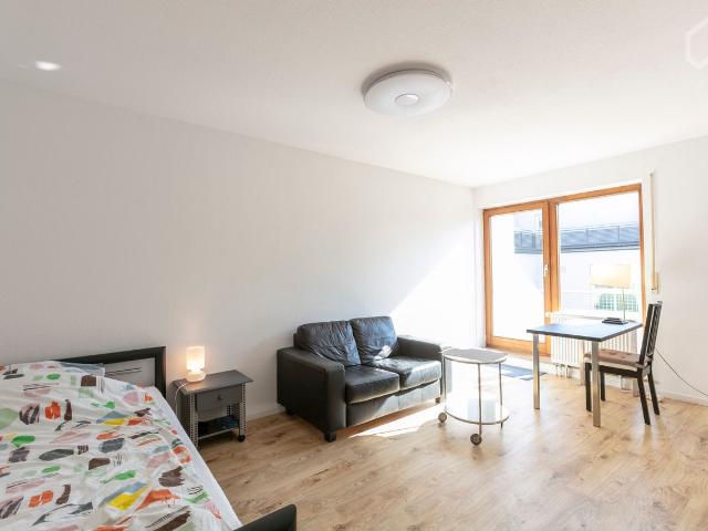 Sweet flat near railway and subway for 1 person, Munich Trudering, Munchen Amsterdam Apartments for Rent