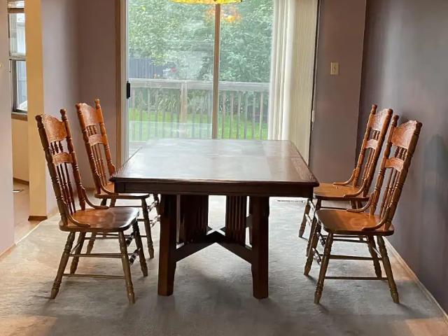 Sweet Grass Main floor master bedroom for rent $900, including utility