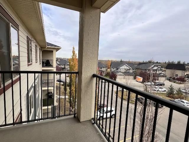 Sweet Home: 2 bedroom w/ 2 bath! Underground Parking Included