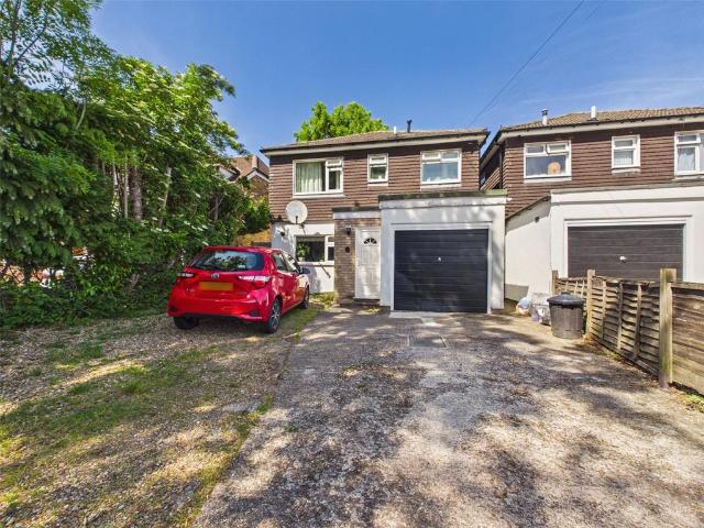 Sweetcroft Lane, Uxbridge UB10 3 bed detached house to rent £2,350 pcm £542 pw