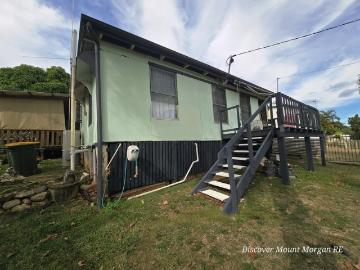 Sweetheart Cottage w/ Views, Deck and Workshop Setup