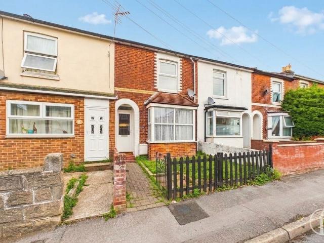 Swift Road, Southampton SO19, 2 bed terraced house to rent, £1,350 pcm | PrimeLocation