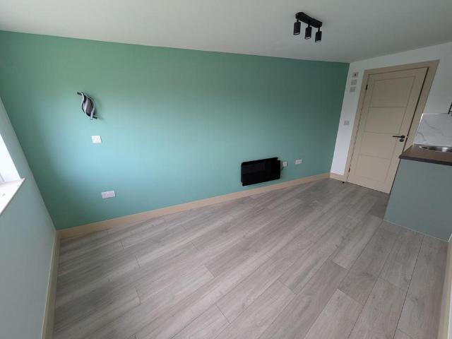 Swingate Lane, London, SE18 1 bed in a house share to rent £1,050 pcm £242 pw