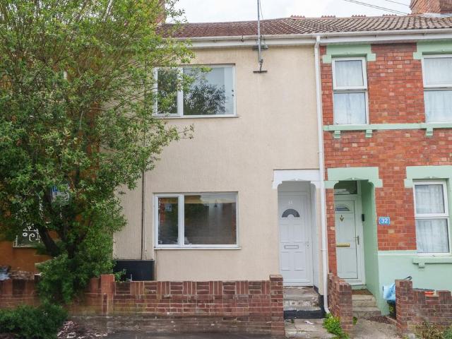 Swindon Road, Swindon SN1 2 bed terraced house to rent £1,100 pcm £254 pw
