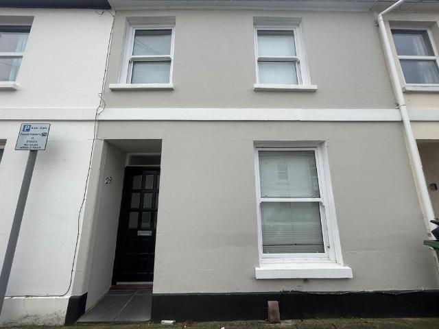 Swindon Street, Cheltenham GL51 5 bed terraced house to rent £2,400 pcm £554 pw