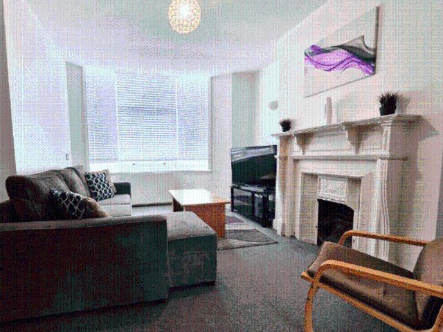 Swindon, SN1 2 bed flat to rent £1,050 pcm £242 pw