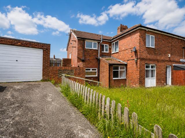 Swinley Gardens, Scotswood 3 bed flat to rent £800 pcm £185 pw
