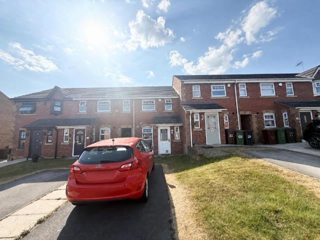 Swinnow Close, Leeds, West Yorkshire. 2 bed end of terrace house to rent £1,100 pcm £254 pw