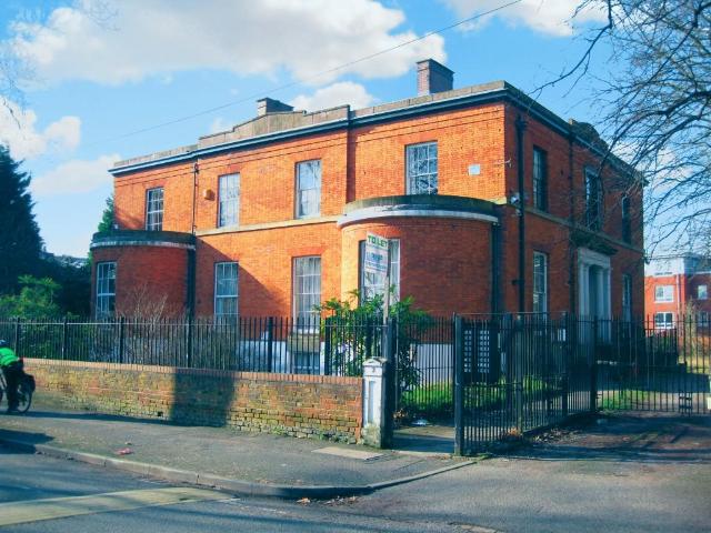 Swinton Grove, Manchester M13 1 bed flat to rent £893 pcm £206 pw
