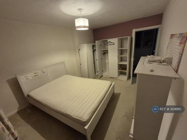 Swinton, Swinton, M27 1 bed in a house share to rent £500 pcm £115 pw