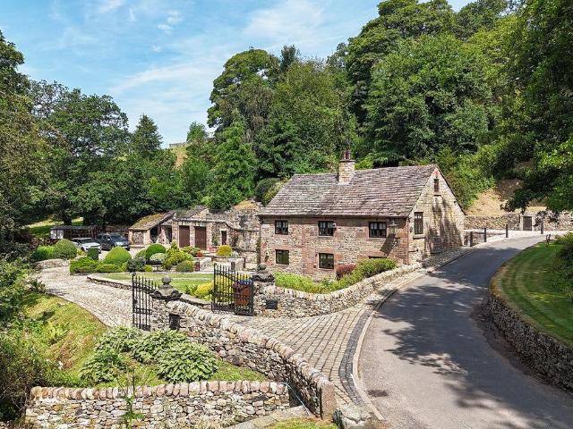 Swythamley, Wincle 3 bed detached house to rent £3,750 pcm £865 pw