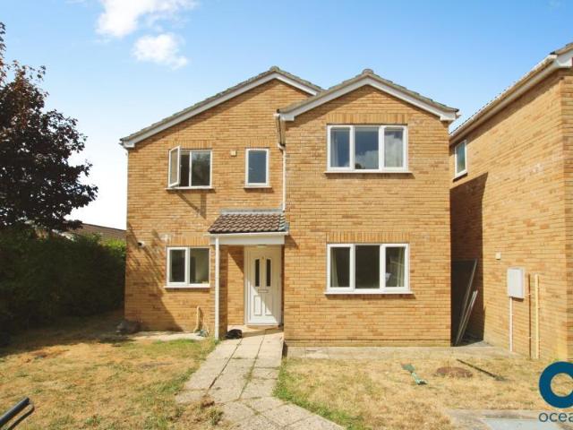 St. Teresas Court, Bristol BS34 5 bed detached house to rent £2,500 pcm £577 pw