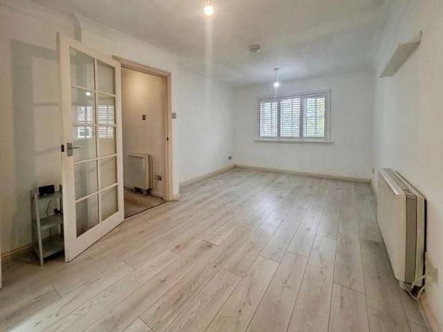 St. Thomas Court, Thatcham, RG18