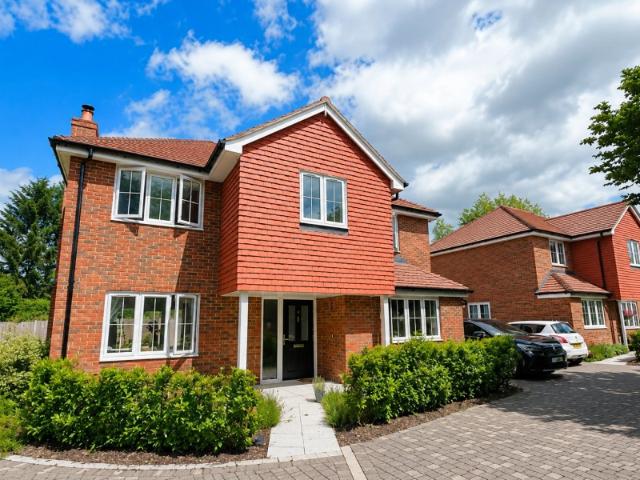 St Thomas Close, Chilworth 4 bedrooms Property for lettings Seymours