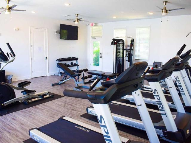 St. Thomas Flats 1 Bedroom Apartment for Rent at 922 23rd Ave E, Tuscaloosa, AL 35404
