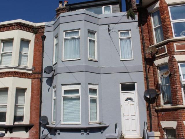 St Thomas`s Road, Hastings 1 bed flat to rent £775 pcm £179 pw