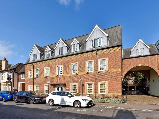 St. Thomas Street, Oxford, Oxfordshire OX1, 2 bed flat to rent, £2,100 pcm | PrimeLocation