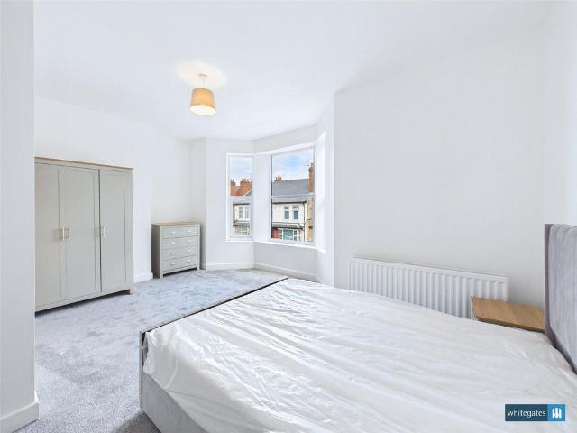 St. Vincent Avenue, Doncaster, South. 1 bed house to rent £650 pcm £150 pw