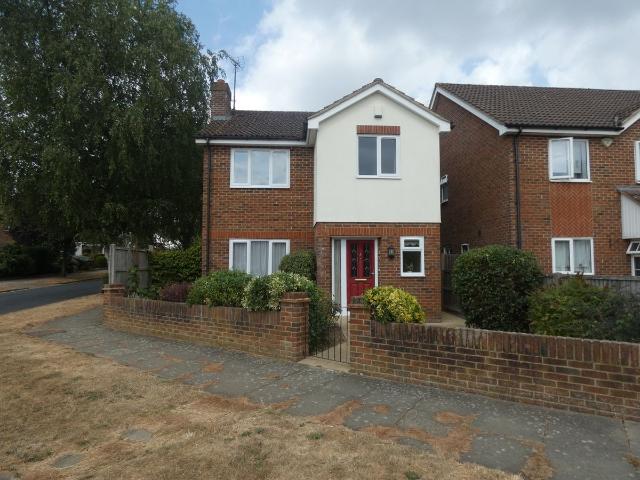St. Vincent Drive, St. Albans AL1, 3 bed property to rent, £3,300 pcm | PrimeLocation