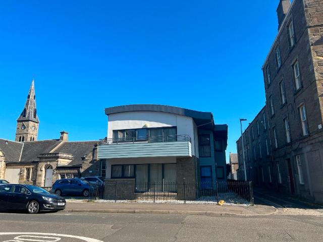 St Vincent Street, Broughty Ferry, Dundee DD5, 2 bed flat to rent, £900 pcm | PrimeLocation