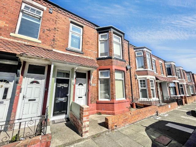 St. Vincent Street, South Shields NE33, 2 bed flat to rent, £700 pcm | PrimeLocation