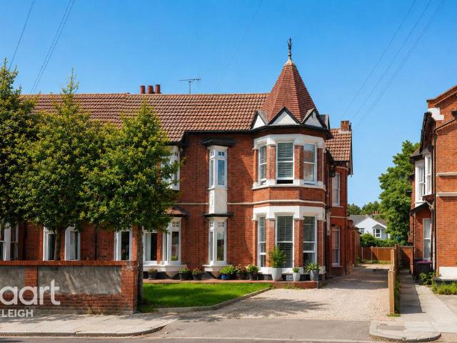 St Vincents Road, WESTCLIFF ON SEA 1 bed flat to rent £1,300 pcm £300 pw