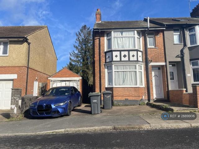 St. Winifreds Avenue, Luton, LU3 2 bed semi detached house to rent £1,395 pcm £322 pw