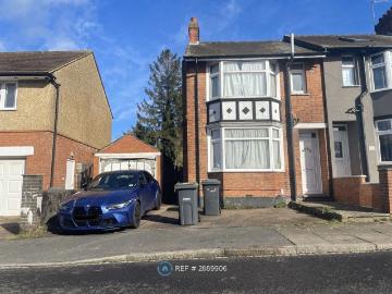 St. Winifreds Avenue, Luton LU3, 2 bed semi detached house to rent, £1,600 pcm | PrimeLocation