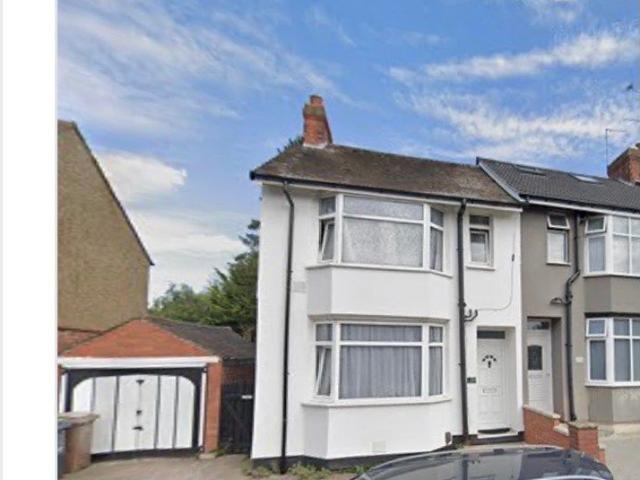 St. Winifreds Avenue, Luton LU3, 2 bed semi detached house to rent, £1,395 pcm | PrimeLocation