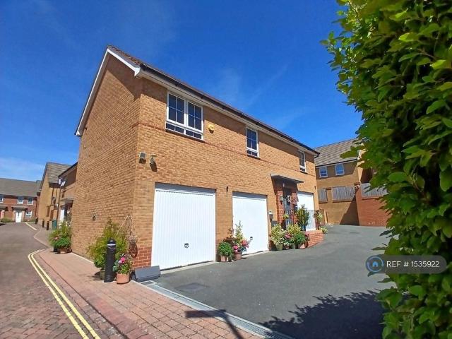 St Wilfred Drive, East Cowes, PO32 1 bed in a house share to rent £700 pcm £162 pw