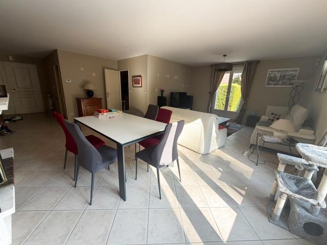 St Witz proche lycée et gymnase, maison de plain pied de 141m² à voir rapidement